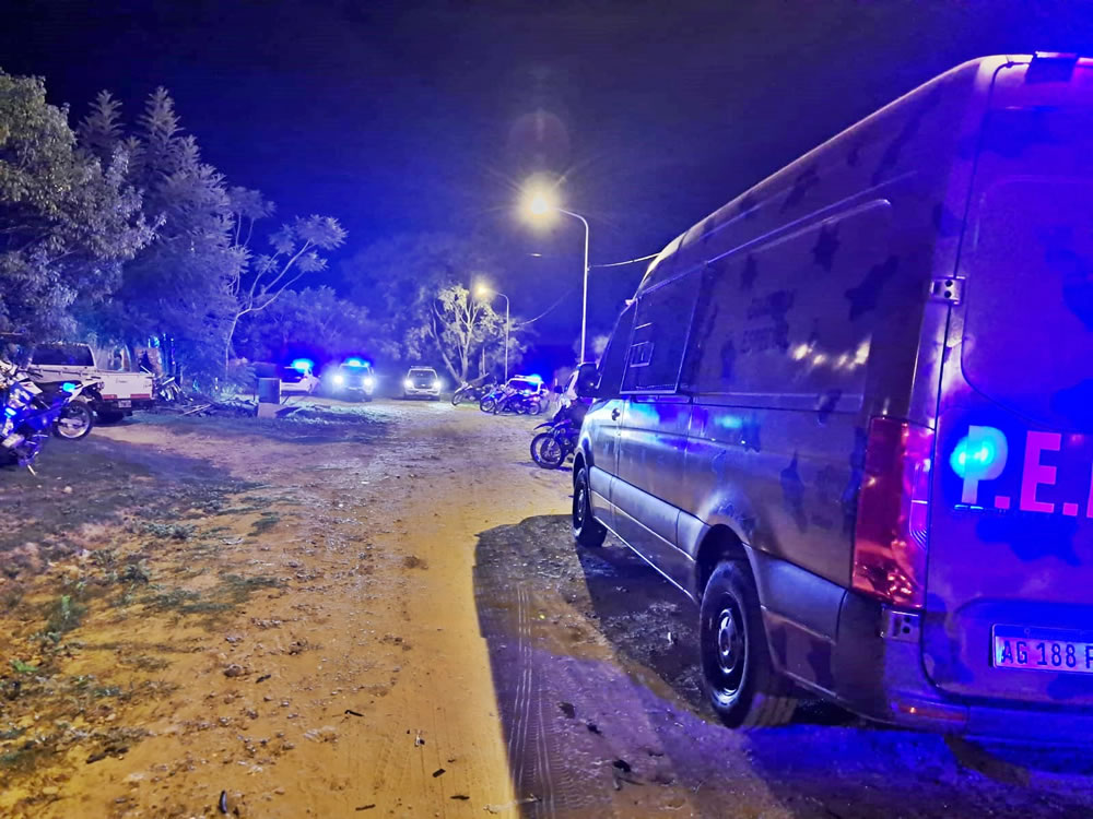 Cuatro personas fueron hospitalizadas tras una gresca vecinal en el barrio El Arenal