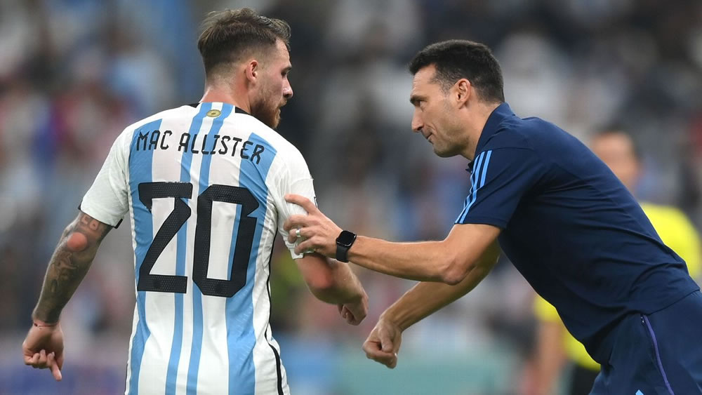 Alexis Mac Allister: «El que me cambió la carrera fue Scaloni porque tuvo los huevos para ponerme”