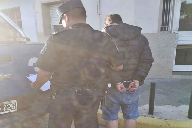 Fue detenido cuando dañaba la casa de su ex pareja