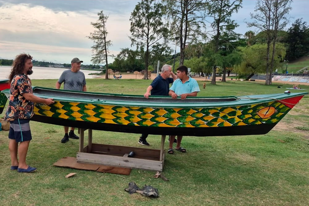 Por el agua y la vida: Partieron hacia Formosa las canoas que emprenderán travesía en defensa del río