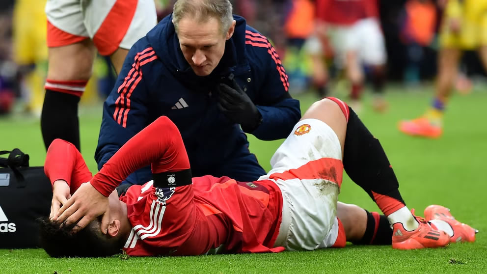 Preocupación en Manchester y la selección por la lesión de Lisandro Martínez