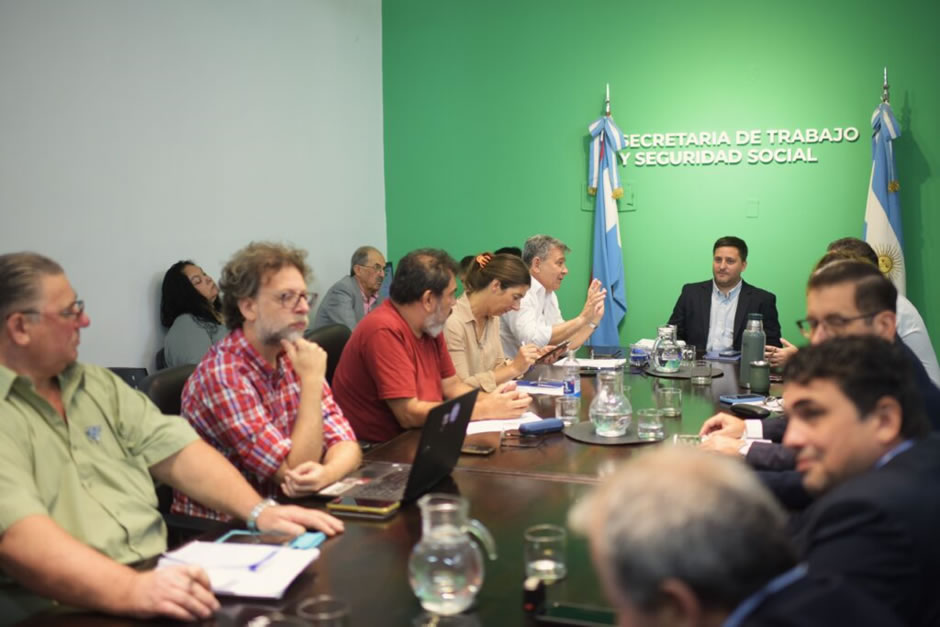 Paritarias docentes: AGMER exige aumentos salariales a días del inicio del ciclo lectivo 2025