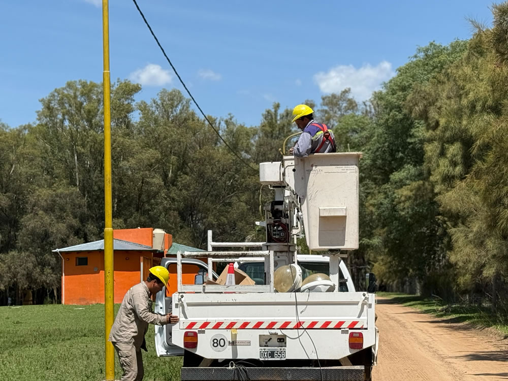 CODESAL y ENERSA refuerzan la infraestructura del perilago con nuevas luminarias