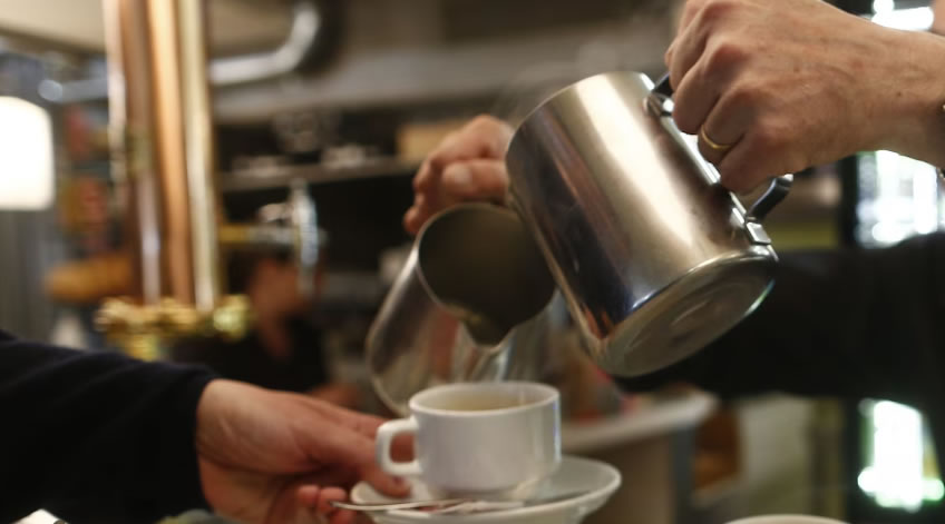 Argentina tiene la taza de café más cara de América Latina