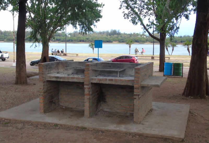 Las parrillas de la costanera son de uso libre, gratuito y responsable