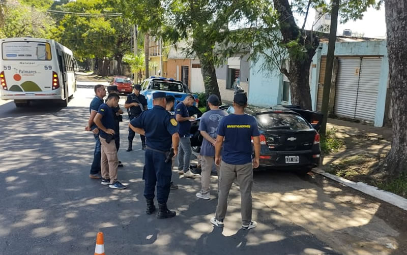 Detienen a estafadores: Secuestraron armas y más de seis millones de pesos