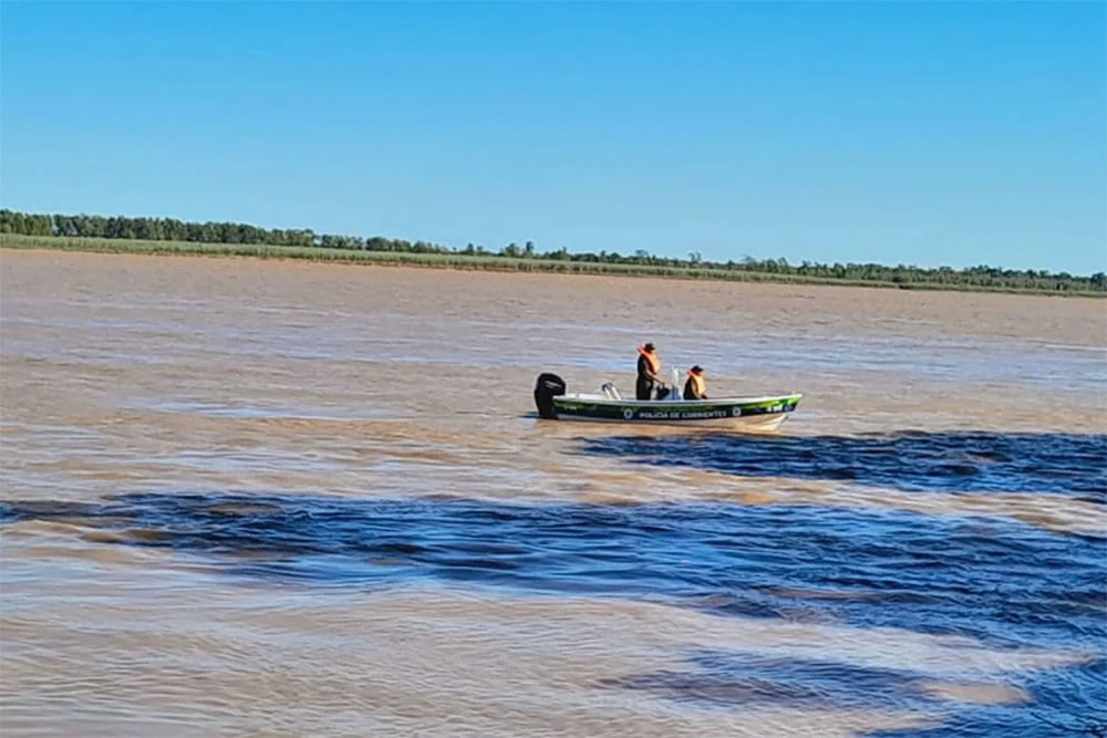 Tres jóvenes desaparecieron en el río Paraná mientras pescaban: Hallaron uno de los cuerpos