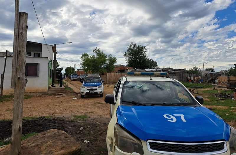 Allanamiento tras el ataque a dos hombres que fueron a comprar droga y resultaron gravemente heridos