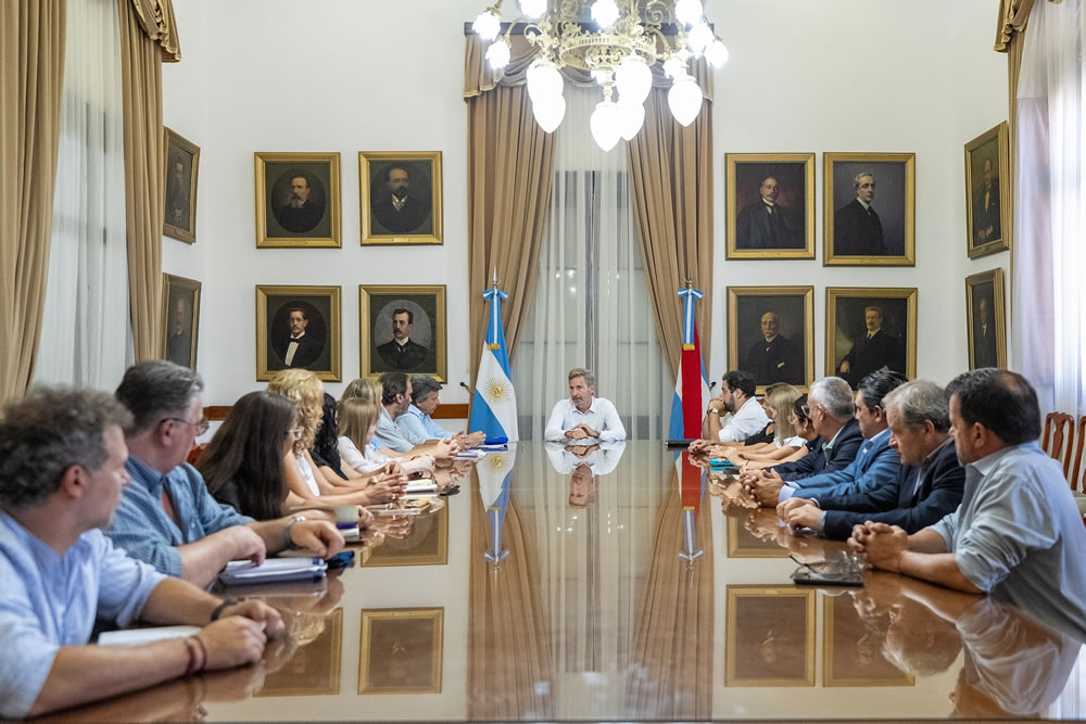 Tras un acuerdo paritario histórico, Frigerio invitó a los docentes a centrar la discusión en cómo mejorar la educación