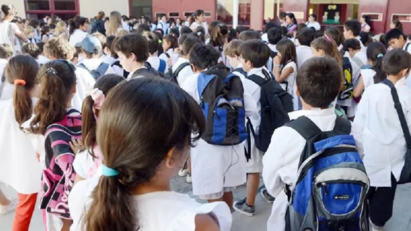 Más de 7 millones de alumnos empiezan las clases en el país