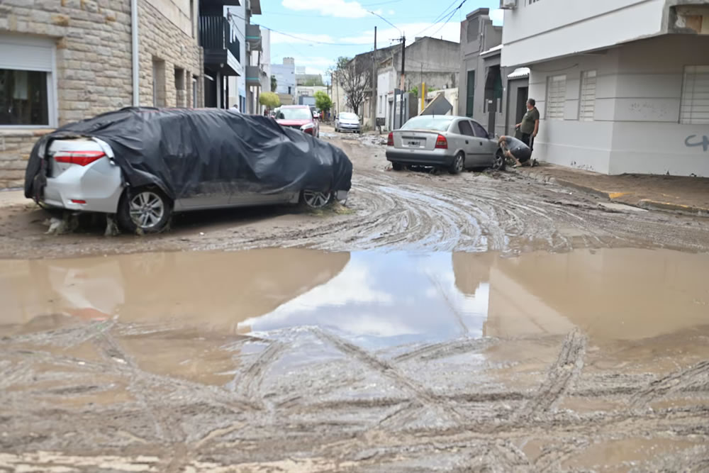 Buscan a dos hermanas de 1 y 5 años desaparecidas durante el temporal de Bahía Blanca