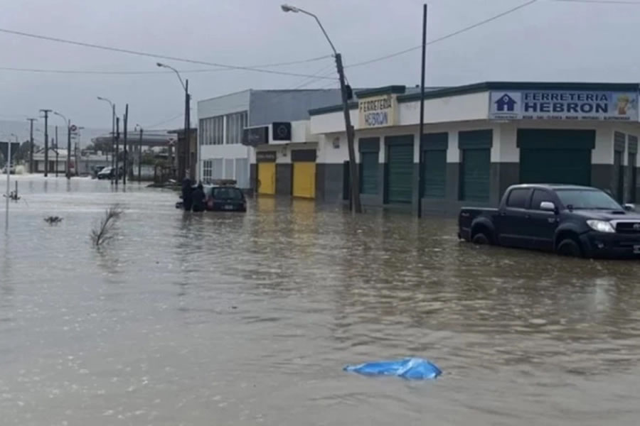Un fuerte temporal dejó graves daños en Comodoro Rivadavia