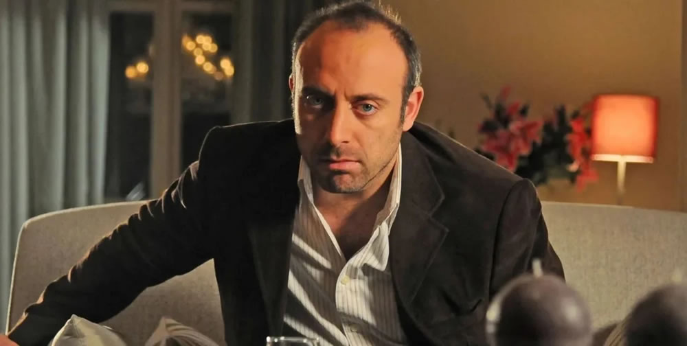 Condenaron al protagonista de «Las mil y una noches», Halit Ergenç, a 22 meses de prisión