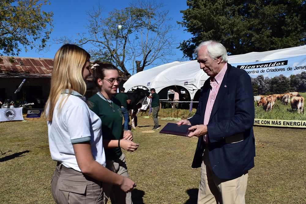 El gobierno provincial acompañó a productores lecheros en la XXI Expo Leche en Nogoyá