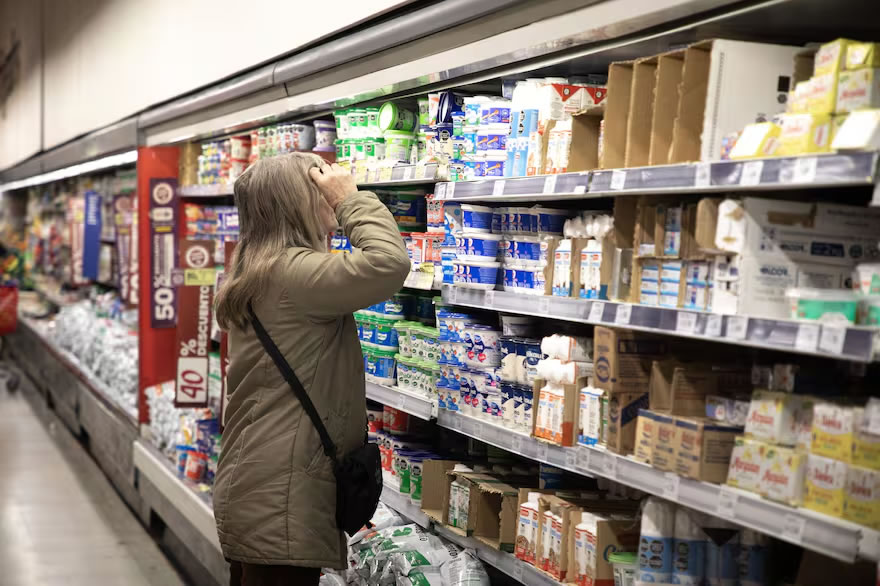 Ocho sectores en los que la Argentina tiene los precios más caros del mundo