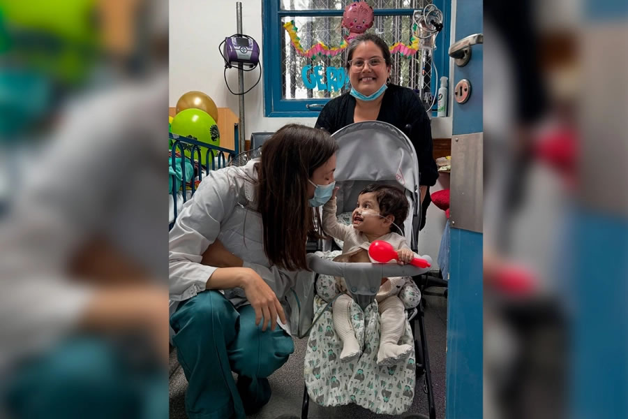 El bebé entrerriano trasplantado de hígado celebró su primer cumpleaños en el hospital