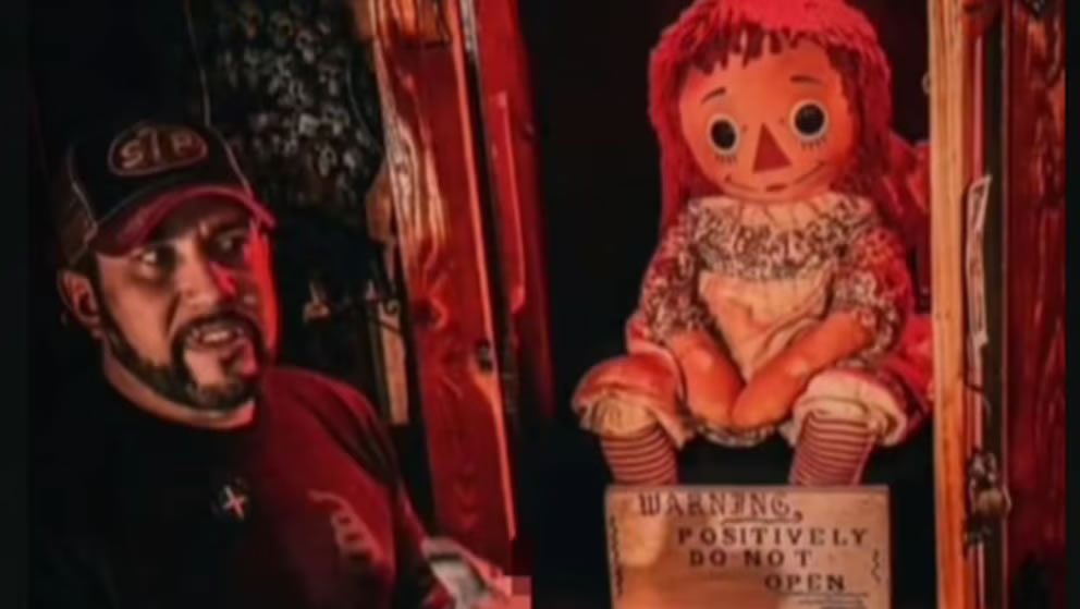 Murió el investigador que mostraba a Annabelle, la muñeca “poseída”