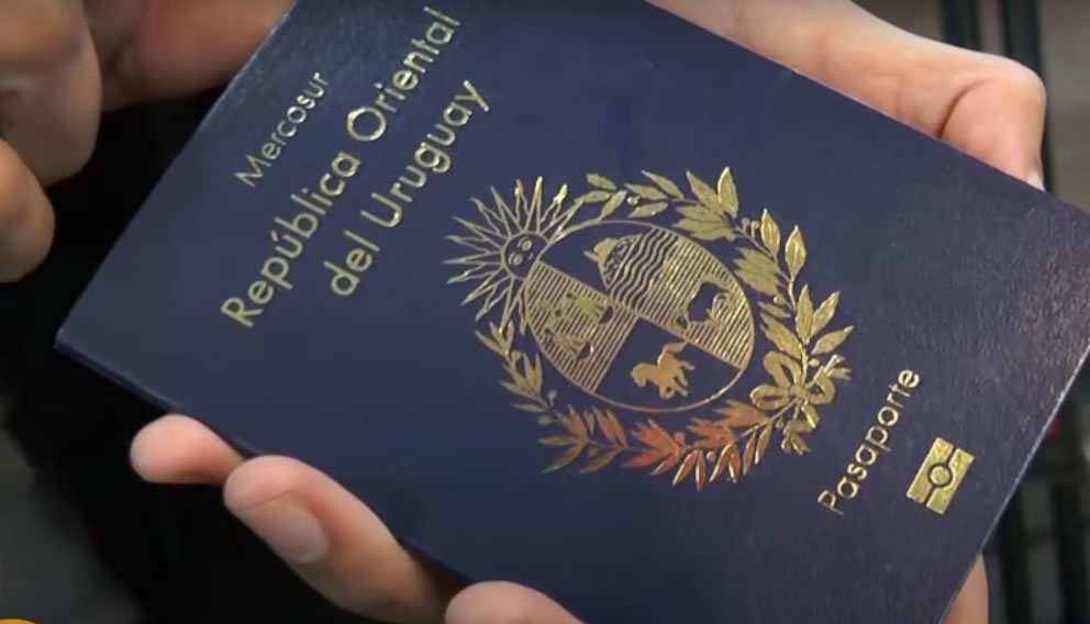 La insólita razón por la que Francia y Alemania no permiten el ingreso de uruguayos con pasaportes nuevos