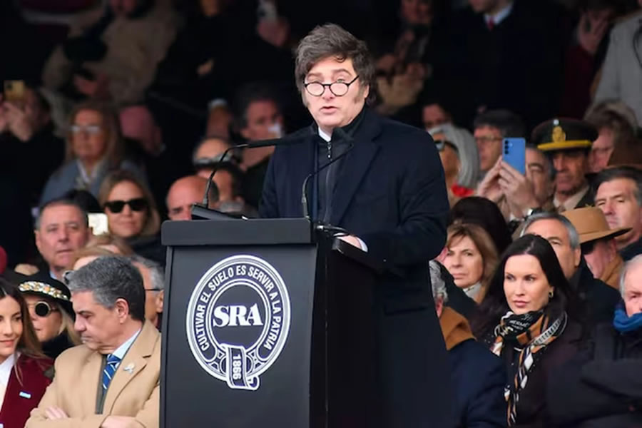 Frigerio y Azcué celebraron la baja de retenciones anunciada en la Rural por Milei
