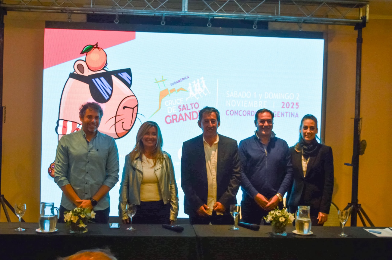 Se presentó una nueva edición de El Cruce de Salto Grande, el evento de atletimso más convocante de Concordia