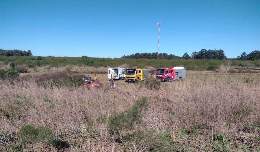 Un vehículo perdió el control y volcó a unos 25 metros de la cinta asfáltica en Ruta 14