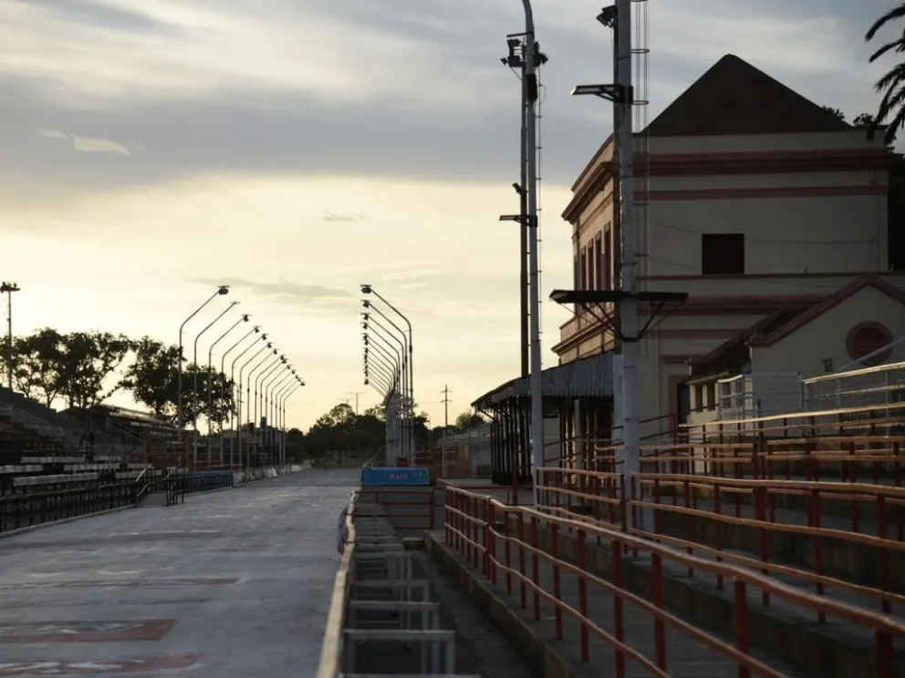 Con participación de reclusos, comienzan los trabajos en el Carnaval de Gualeguaychú de cara a la edición 2026