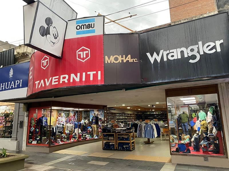 Vaquerias Mickey: «Algunos clientes recuerdan que los traían a vestir acá cuando eran chicos y hoy ellos mismos compran para sus familias»