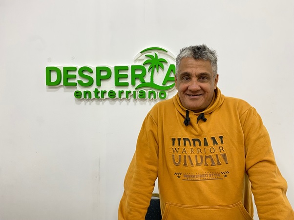 “No quiero llevarme el oficio a la tumba; enseñar es una forma de que la talabartería no desaparezca” – Rodolfo Almirón