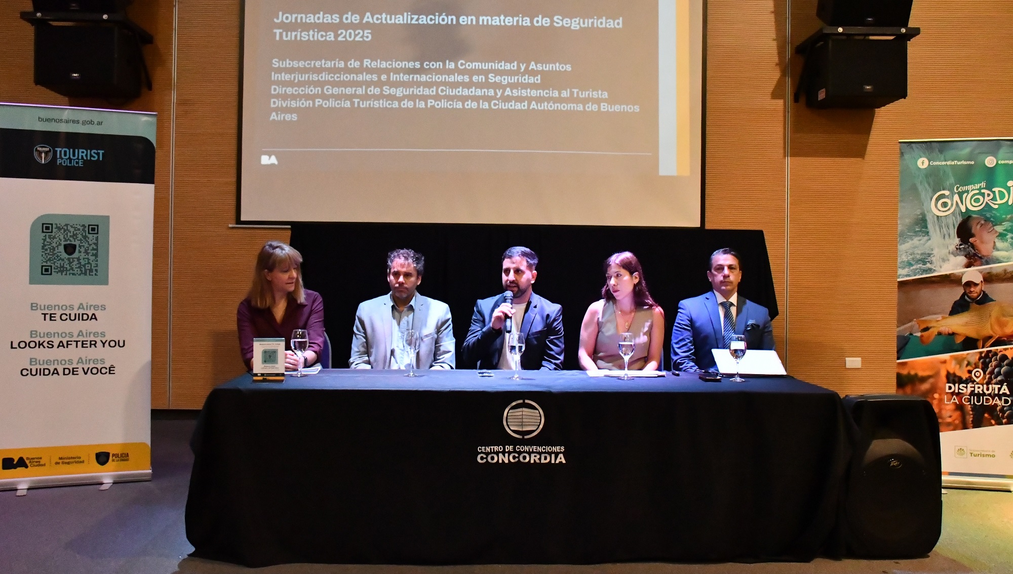 Más de cien trabajadores del sector se capacitaron en seguridad turística en el Centro de Convenciones