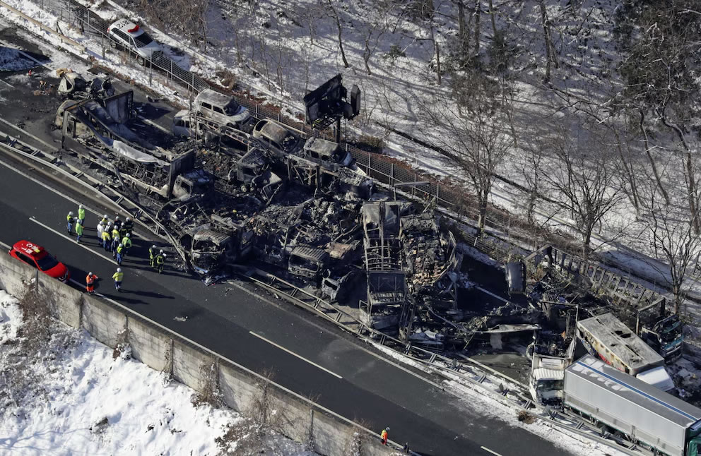 Al menos dos muertos y 26 heridos en un accidente con más de 50 vehículos involucrados en Japón