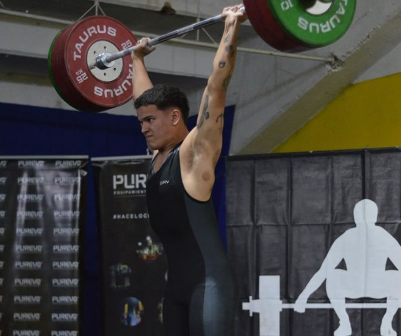 “Me llamó la atención el gran avance físico y mental que presentaba”: Junior de Souza y su crecimiento en el levantamiento olímpico