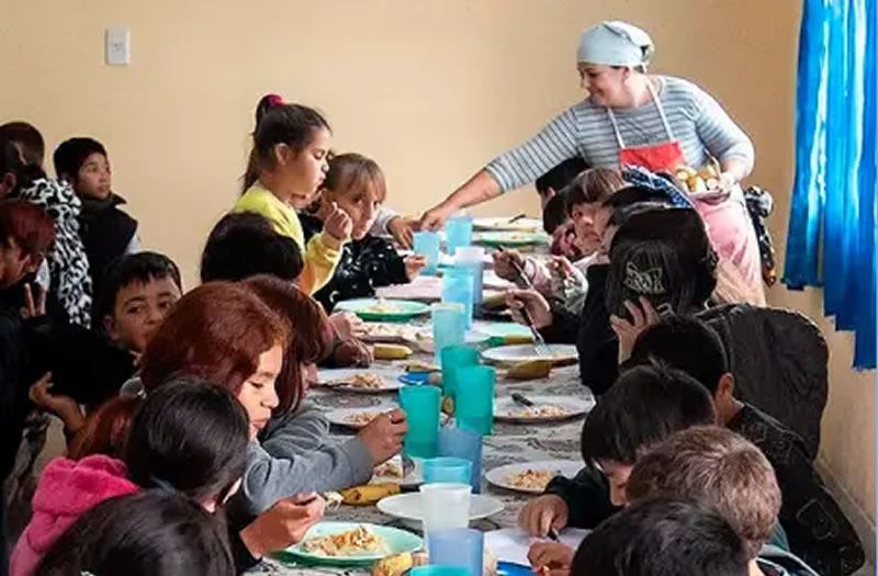 Más de 9.000 niños asisten a comedores escolares durante el receso de verano