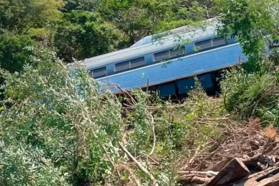 El tren Interoceánico de México descarriló y dejó al menos 13 muertos y casi 100 heridos: «Ayúdennos, por favor»