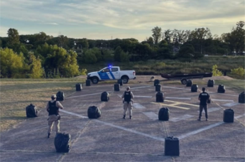 Prefectura incautó un cargamento millonario de cigarrillos que pretendian pasar al Uruguay