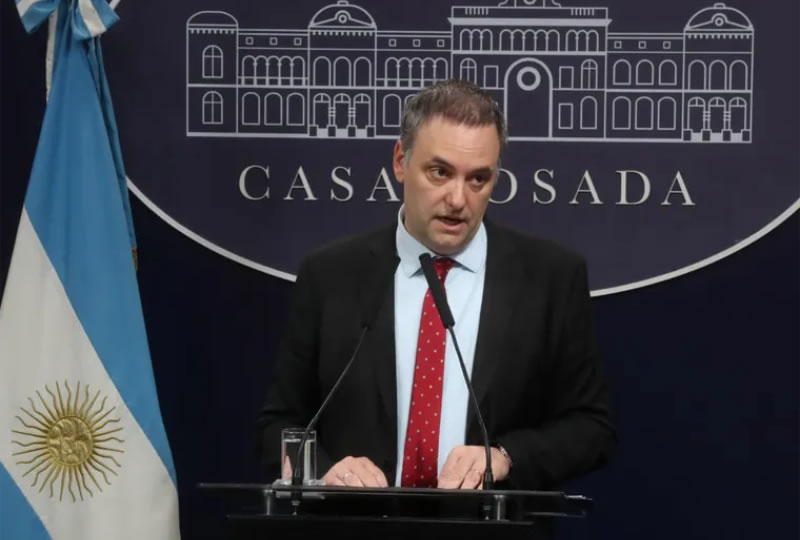 Adorni quedó al frente del Directorio de YPF en reemplazo de Guillermo Francos