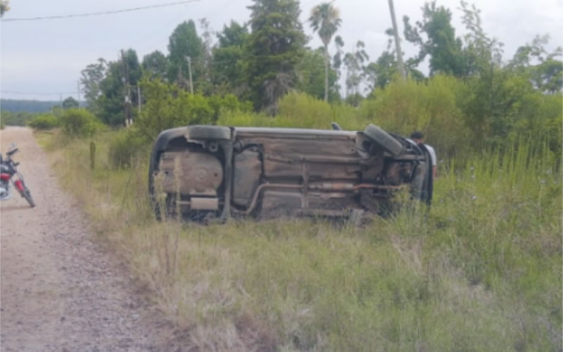 Habría perdido el control del vehículo y terminó volcando sobre la ex Ruta 14