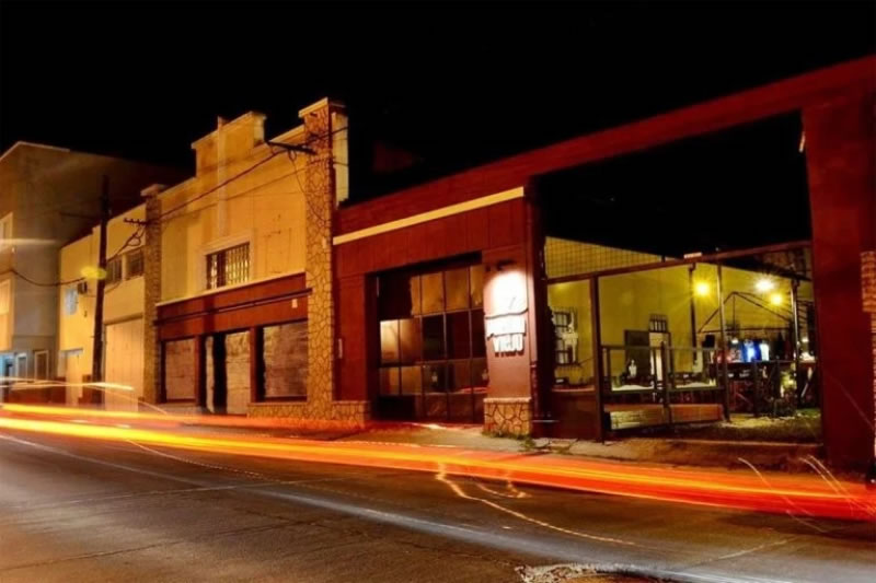 Pueblo Viejo festeja 11 años con una noche cargada de música y nostalgia noventera