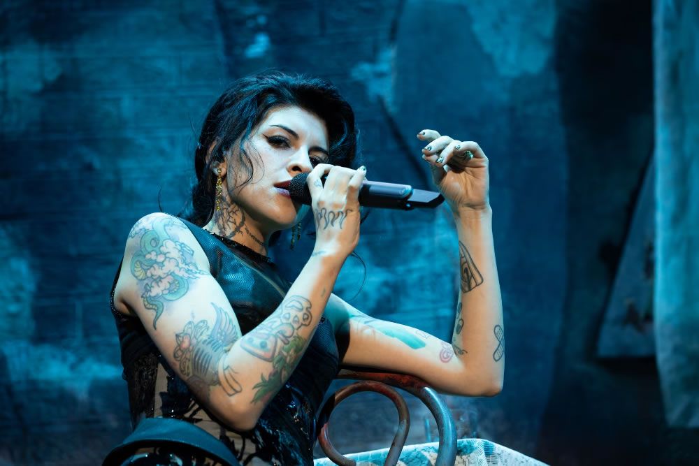 Cazzu, Emilia, La Joaqui, Luck Ra y Khea donaron fondos para combatir los incendios en Chubut