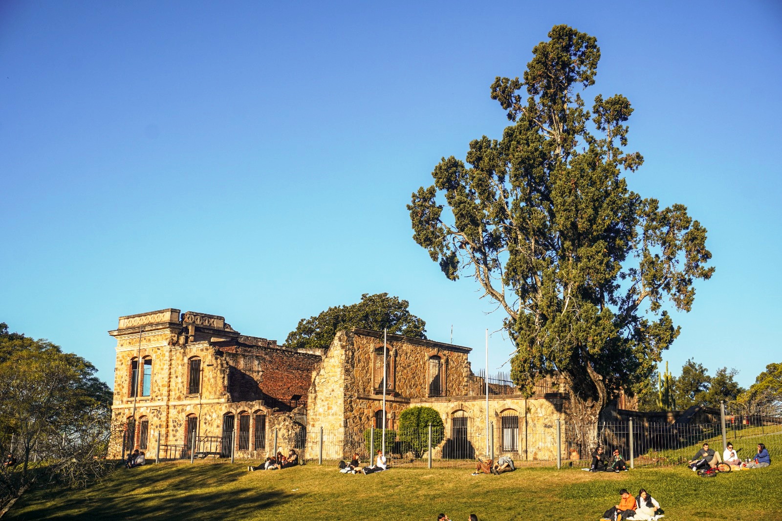 Actividad Literaria y Teatral en San Carlos