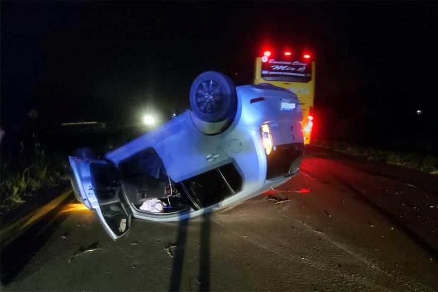 Vuelco en la Ruta 14: un auto terminó dado vuelta a la altura del kilómetro 246