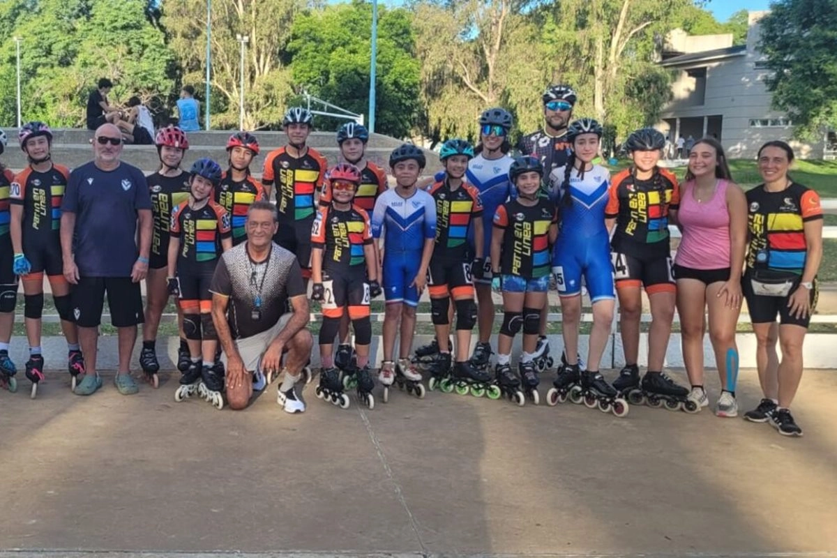 Patinadores del Club Vélez Sarsfield realizan su pretemporada junto a la Escuela Patín en Línea Concordia