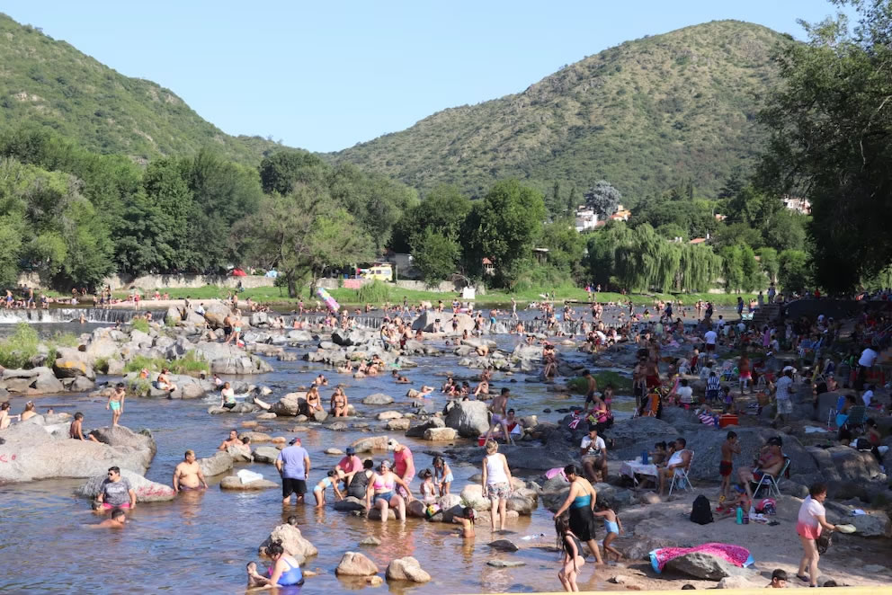 Vacaciones: cuáles fueron los destinos más elegidos por los turistas argentinos en enero