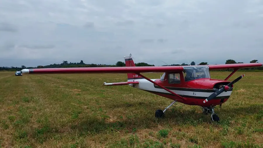 Una avioneta piloteada por un joven aterrizó de emergencia en Victoria por una falla mecánica