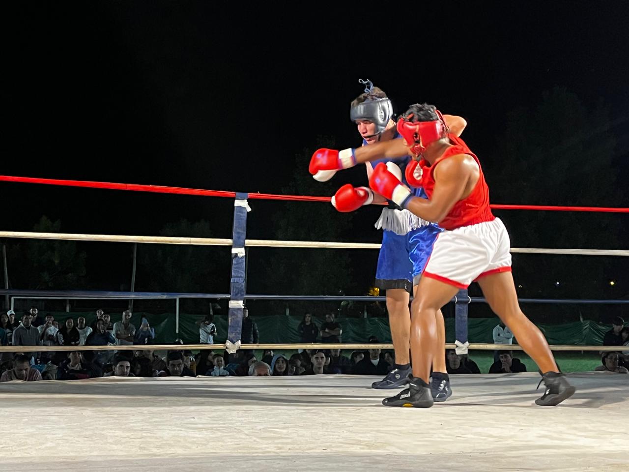 Benito Legerén vivió una intensa noche de boxeo con la novena fecha del Torneo Interclubes