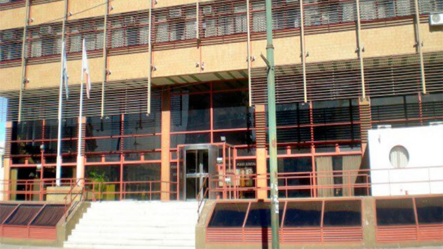 Juicio por abuso quedó suspendido tras la fuga del acusado, que además es buscado por violento tiroteo