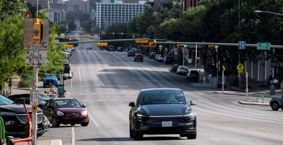 El auge de los robotaxis redefine la estrategia de Tesla y transforma la industria automotriz