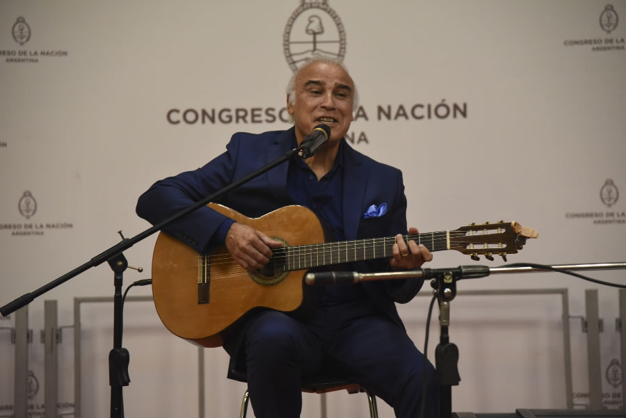 El cantautor Paz Martínez anuncia su histórica «Gira de Oro»