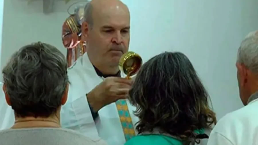 Niño electrocutado con un portón: imputaron al cura César Smidth por intento de homicidio
