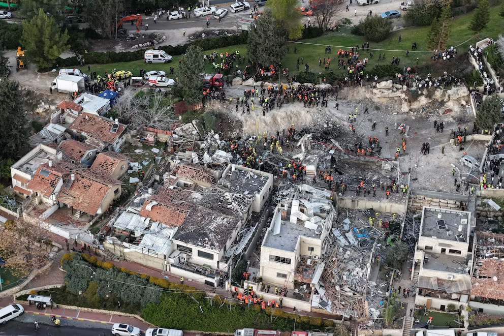 Se registraron explosiones en ciudades de Israel y el Golfo Pérsico tras el lanzamiento de drones y misiles desde Irán