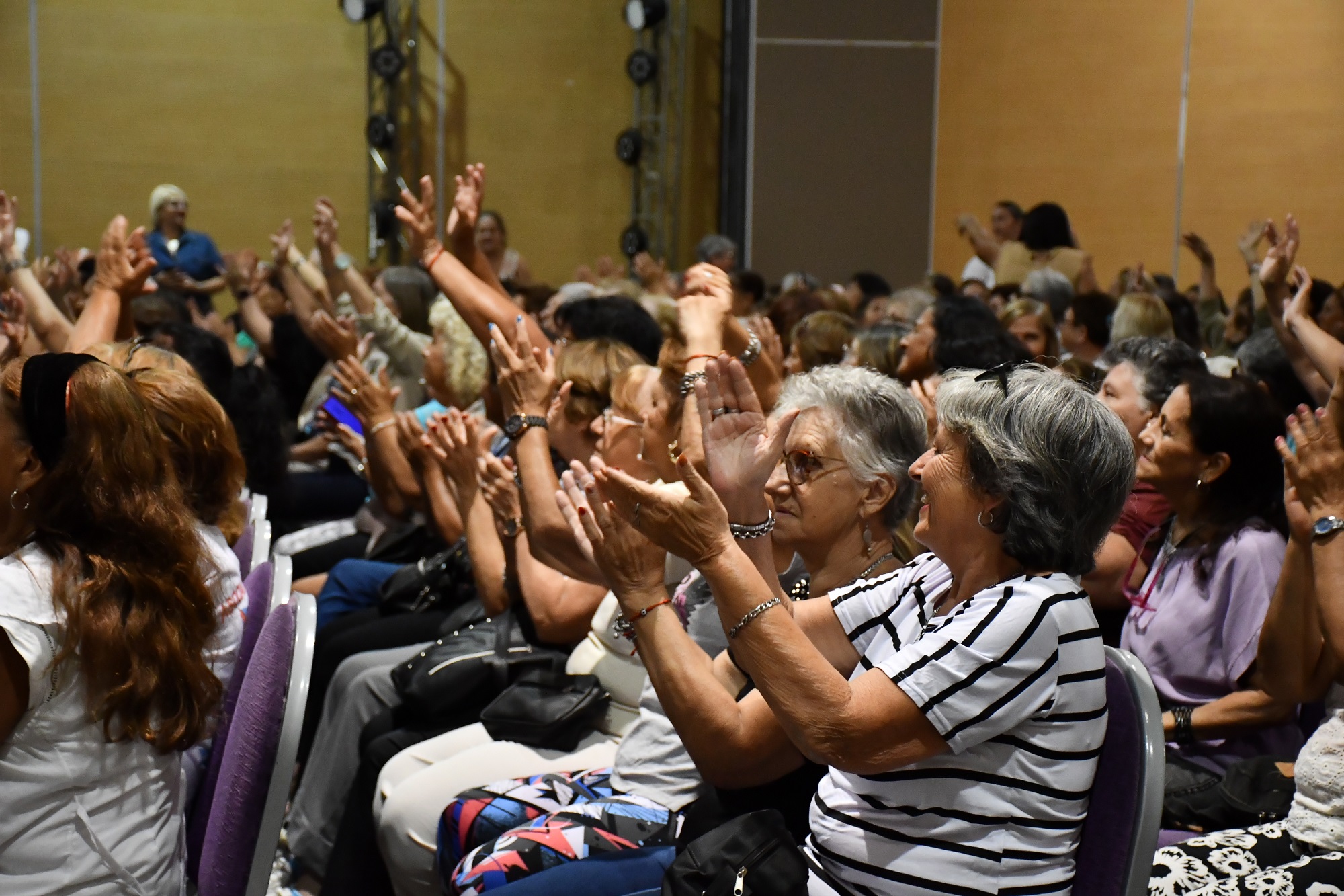 Más de 400 adultos mayores participaron del Encuentro “Celebrando la Vida”